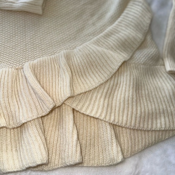 Wrap ruffle style sweater by Ivanka Trump feminine top size small - Picture 3 of 5